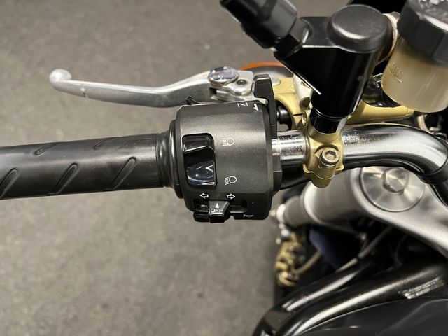 ducati - m-1000-monster