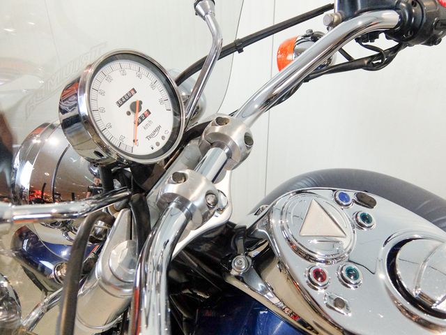 triumph - bonneville-america