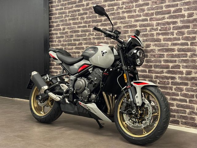 triumph - trident-800
