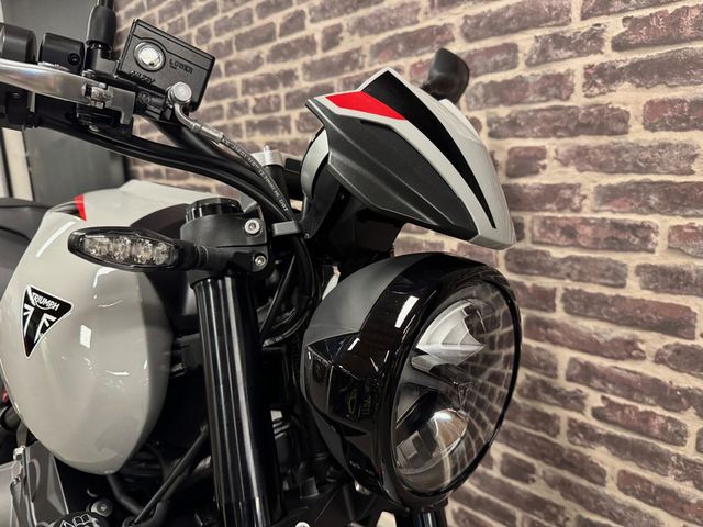 triumph - trident-800