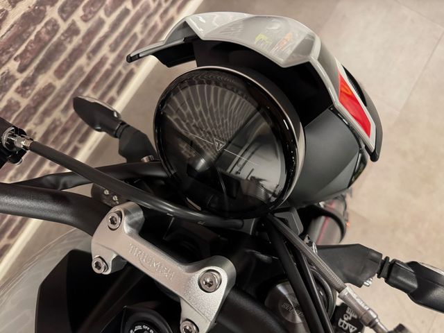 triumph - trident-800