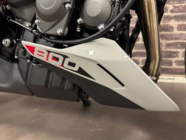 triumph - trident-800