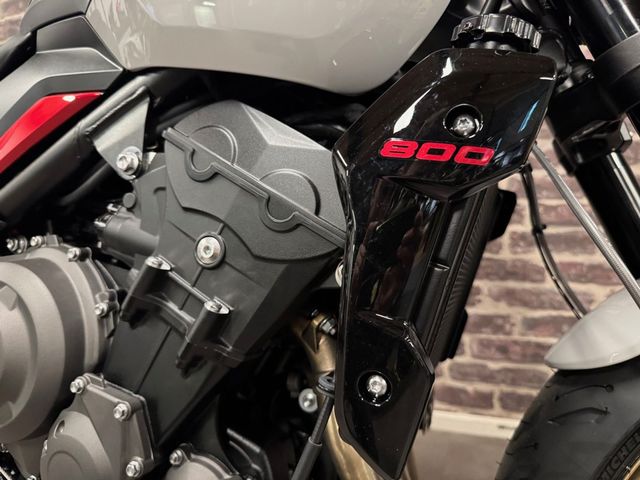 triumph - trident-800