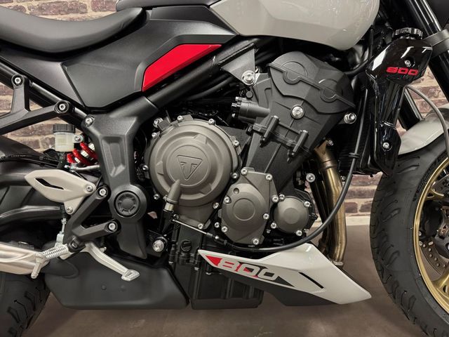 triumph - trident-800