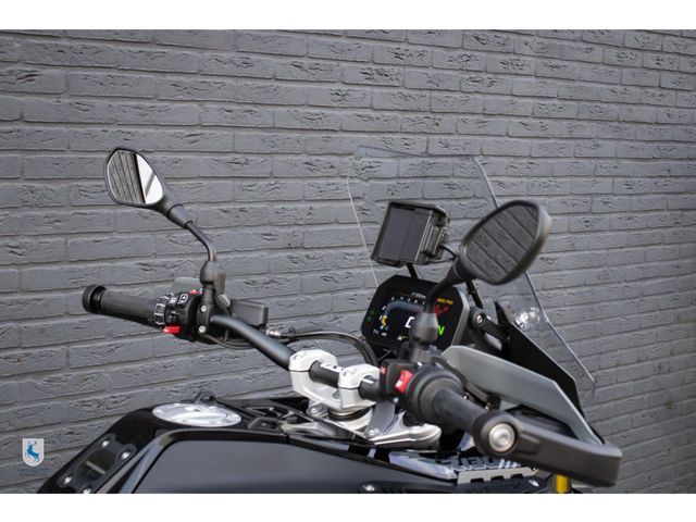 bmw - r-1300-gs-adventure-triple-black