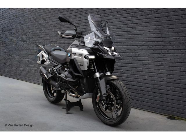 bmw - r-1300-gs-adventure-triple-black