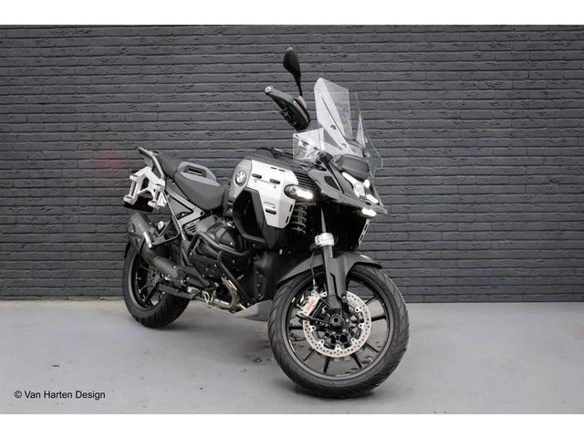 bmw - r-1300-gs-adventure-triple-black