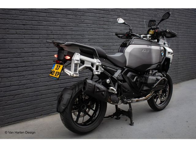 bmw - r-1300-gs-adventure-triple-black