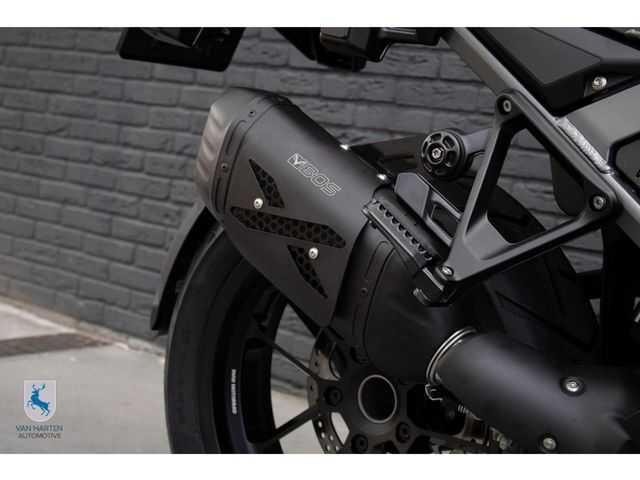 bmw - r-1300-gs-adventure-triple-black