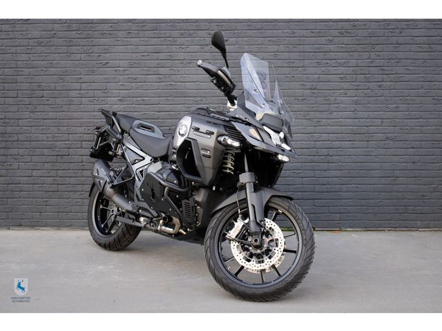 bmw - r-1300-gs-adventure-triple-black