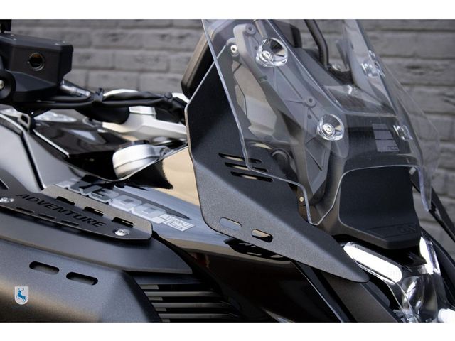 bmw - r-1300-gs-adventure-triple-black