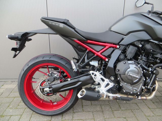 suzuki - gsx-8s
