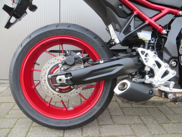suzuki - gsx-8s