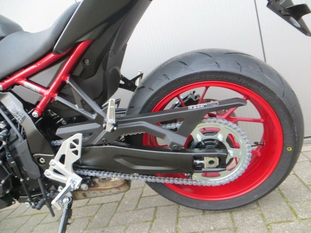 suzuki - gsx-8s