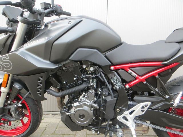 suzuki - gsx-8s
