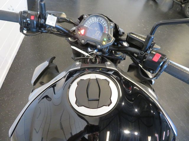 kawasaki - z900
