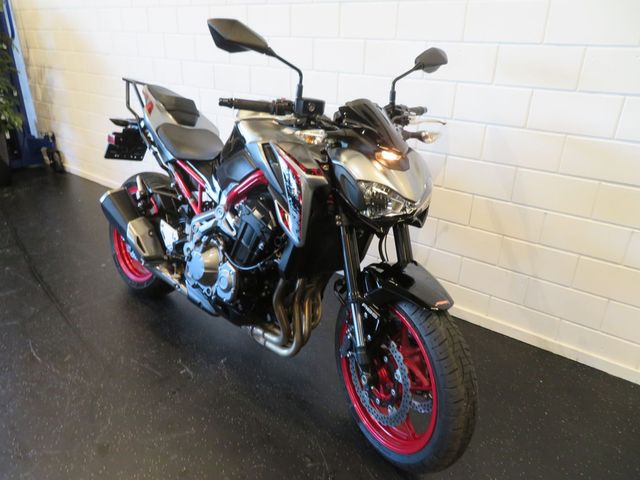 kawasaki - z900