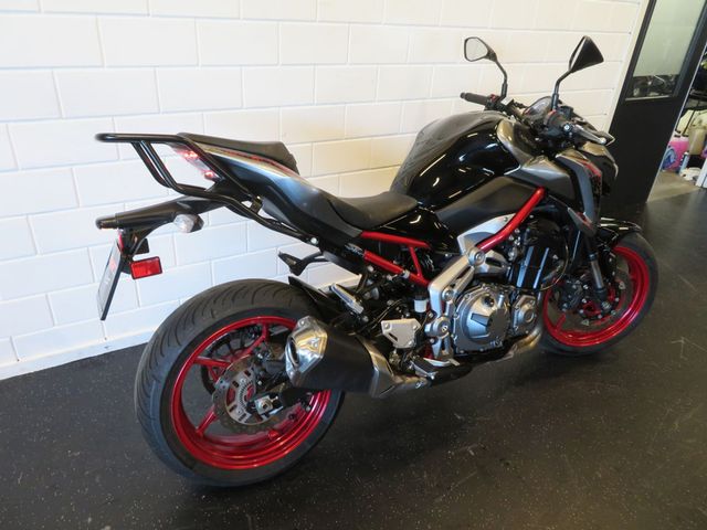 kawasaki - z900