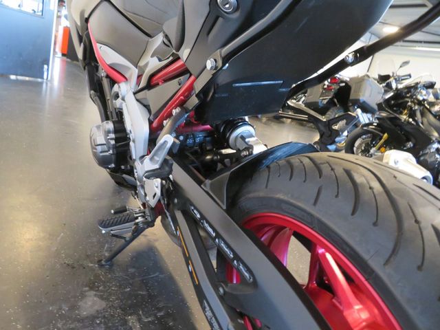 kawasaki - z900