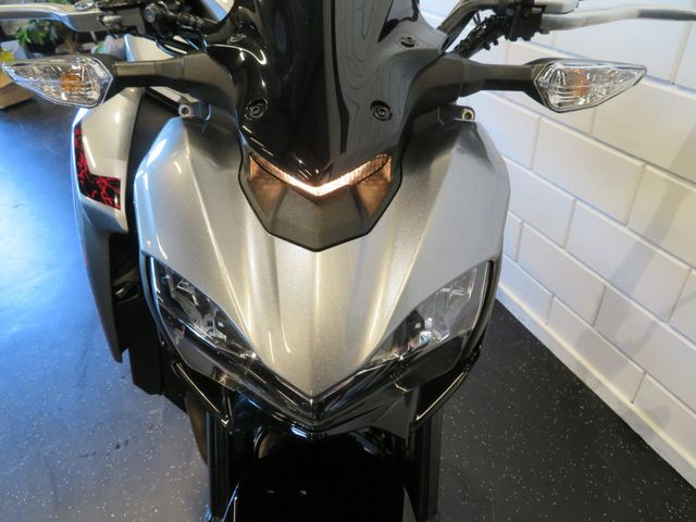 kawasaki - z900