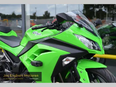 KAWASAKI NINJA 300 – foto 2