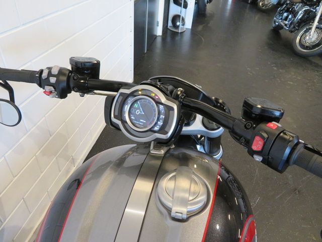 triumph - rocket-3-gt