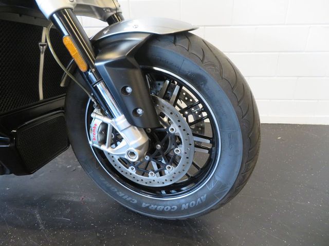 triumph - rocket-3-gt