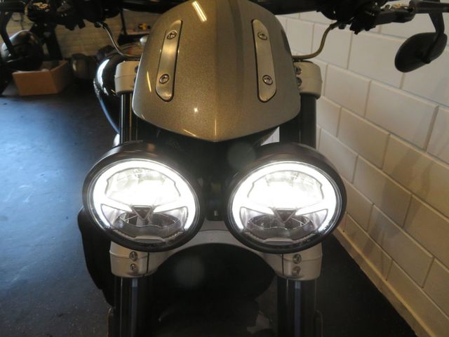 triumph - rocket-3-gt