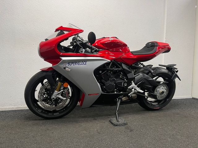 mv-agusta - superveloce-800