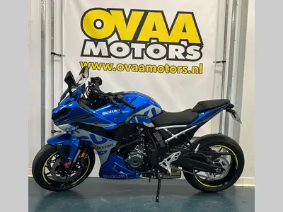 SUZUKI GSX-8R – foto 2