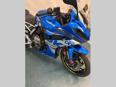 SUZUKI GSX-8R – foto 3