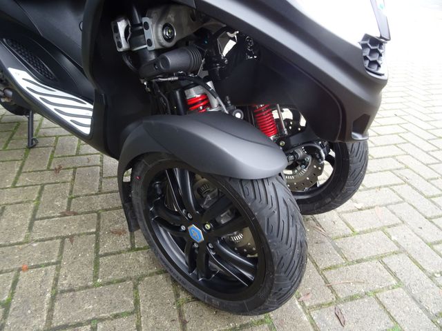 piaggio - mp3-300-hpe-sport