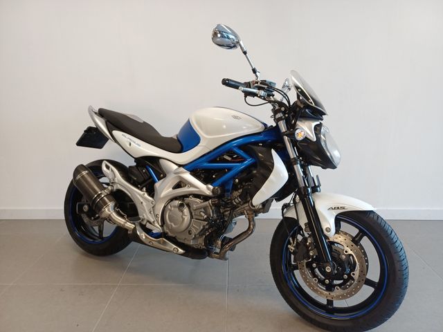 suzuki - sfv-650-gladius-abs