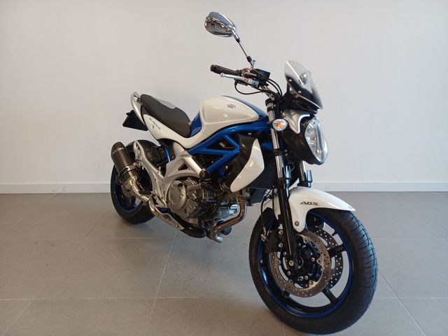 suzuki - sfv-650-gladius-abs