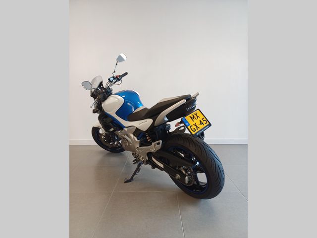 suzuki - sfv-650-gladius-abs