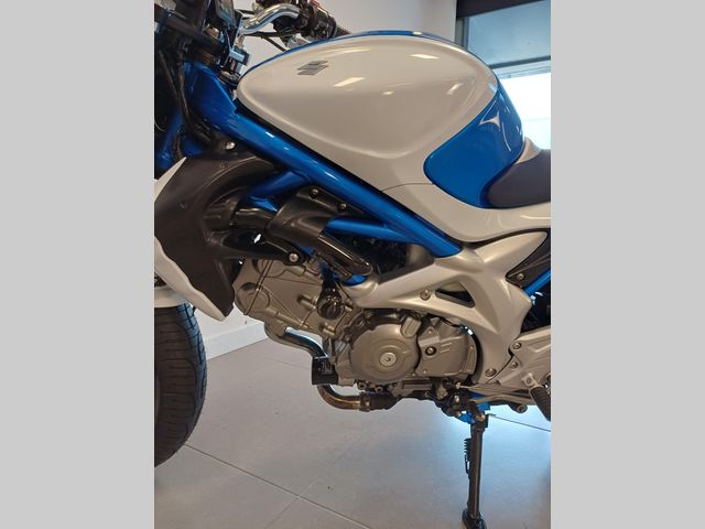 suzuki - sfv-650-gladius-abs