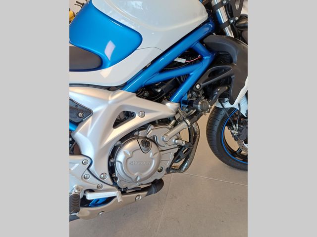 suzuki - sfv-650-gladius-abs