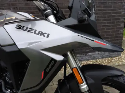 SUZUKI V-STROM 800 – foto 4