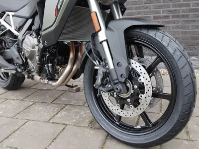 SUZUKI V-STROM 800 – foto 3