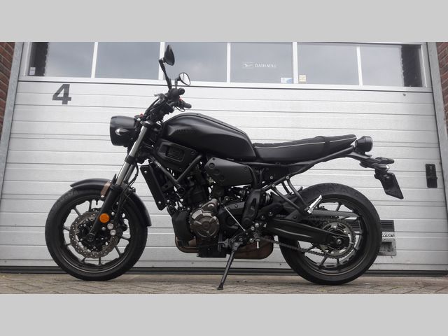 yamaha - xsr-700-abs