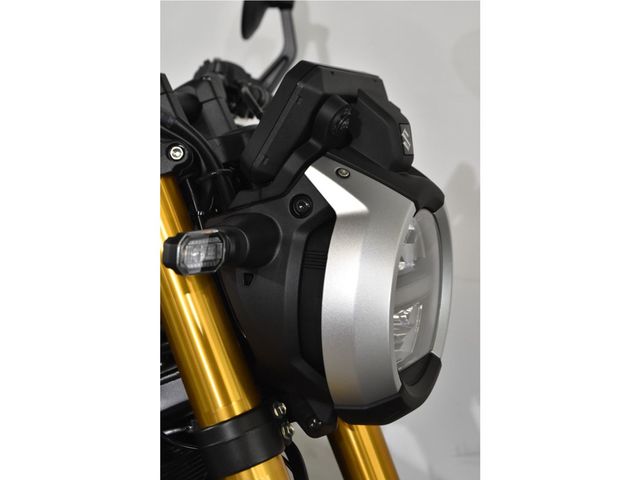 suzuki - gsx-8t