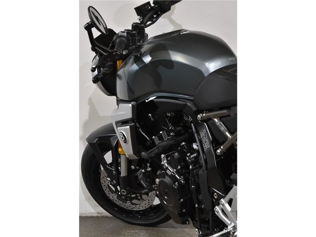 suzuki - gsx-8t