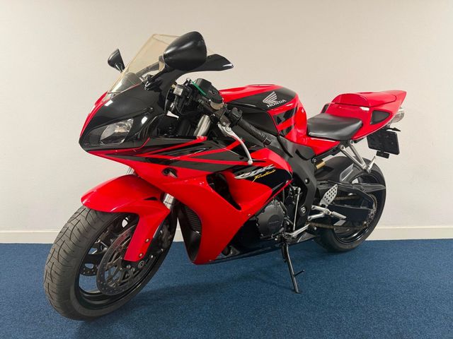 honda - cbr-1000-rr-fireblade