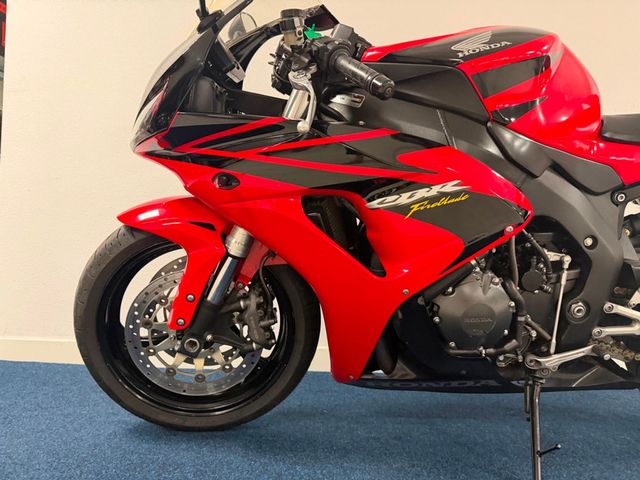 honda - cbr-1000-rr-fireblade