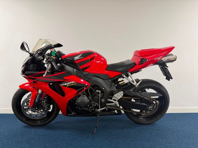 honda - cbr-1000-rr-fireblade