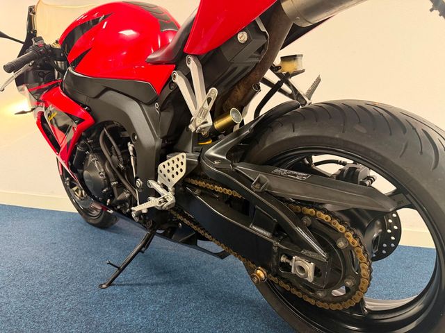 honda - cbr-1000-rr-fireblade