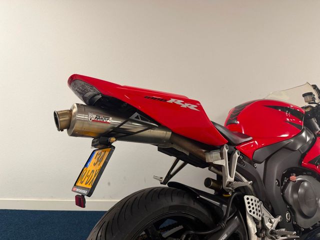 honda - cbr-1000-rr-fireblade