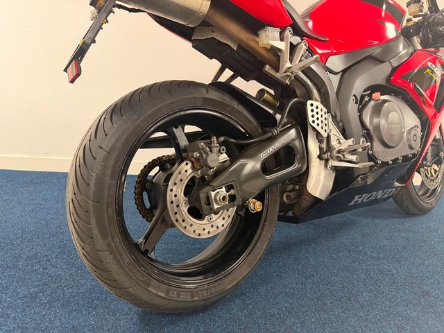 honda - cbr-1000-rr-fireblade