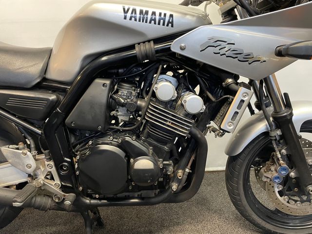 yamaha - fzs-600-fazer