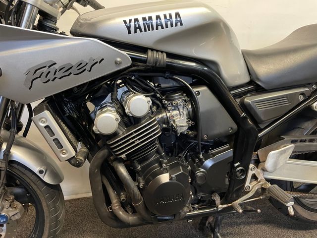 yamaha - fzs-600-fazer